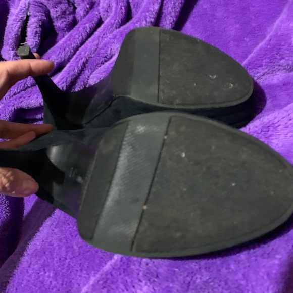 Lauren Conrad Black Suede Platform Heals  in size 9. Preloved in great condition - Picture 4 of 6